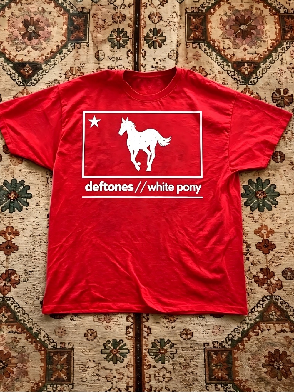 Vintage Deftones White Pony Red Band Graphic Womens Mens T-shirt Unisex